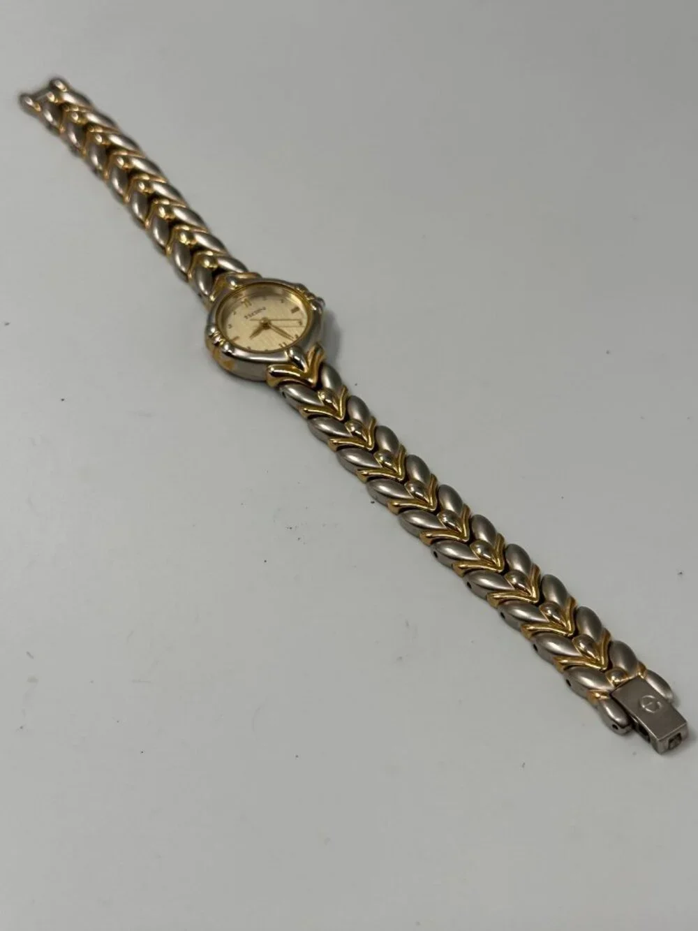 Elgin Women Watch 19mm Silver Gold Two-Tone Round Dial New Battery 6.5